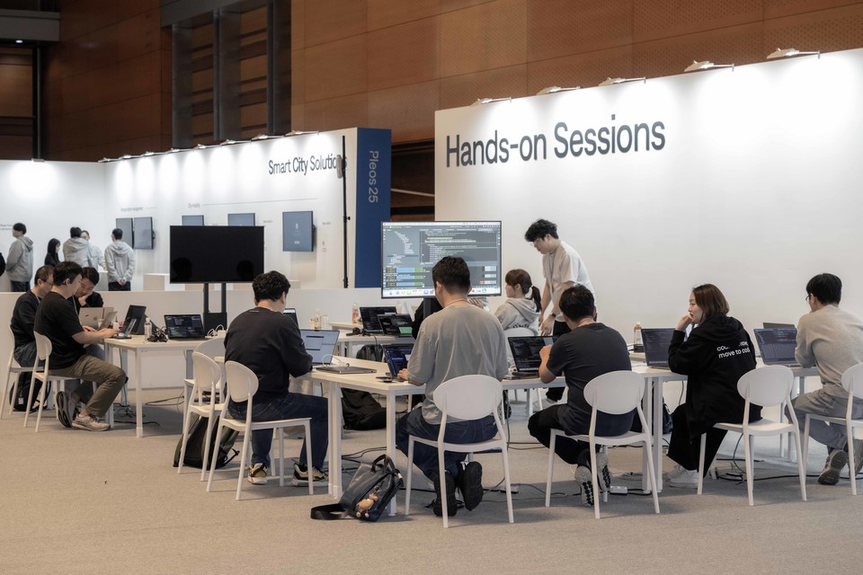 앱 개발 실습 장면.(사진=현대차 · 기아)