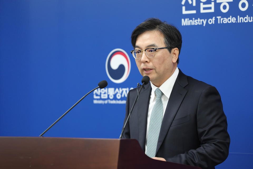 박정성 산업통상자원부 무역투자실장이 1일 세종시 정부세종청사에서 2025년 3월 수출입 동향을 발표하고 있다.(사진=산업통상자원부)