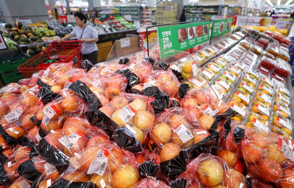 서울 시내의 한 대형마트 과일코너 모습. (사진=연합뉴스)