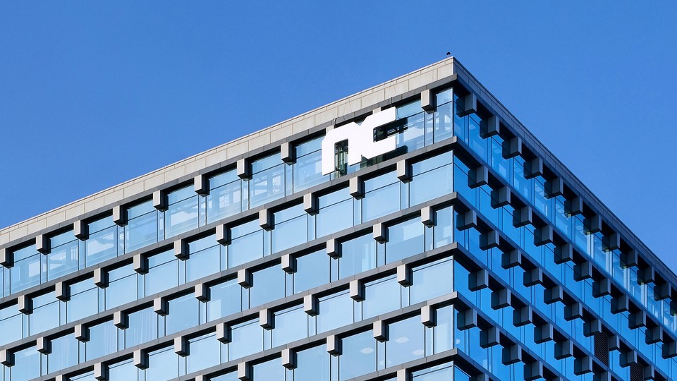 엔씨소프트가 2025년 2분기 환율 악재로 360억 원의 순손실을 냈지만, 매출과 영업이익이 모두 회복세를 보이며 하반기 반등 기대를 키웠다. [사진=엔씨소프트]