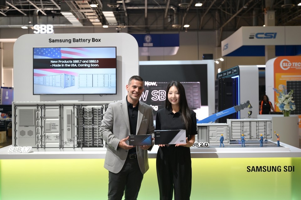 삼성SDI가 9일(현지시간) 미국 라스베이거스에서 개막한 북미 최대 에너지 산업 전시회 ‘RE+ 2025’에서 미국 에너지저장장치(ESS) 시장에 최적화한 차세대 배터리 제품을 공개했다. [사진=삼성SDI]