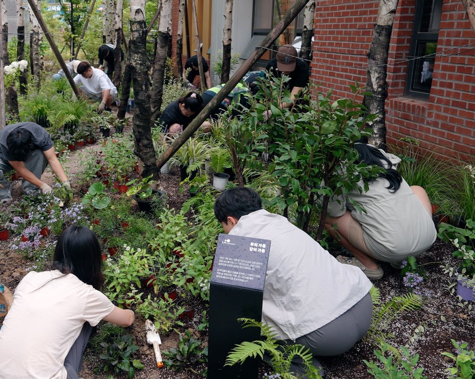 평택고덕2단지 ‘우리가든 같이가든’ 프로그램 진행모습. (사진=LH)