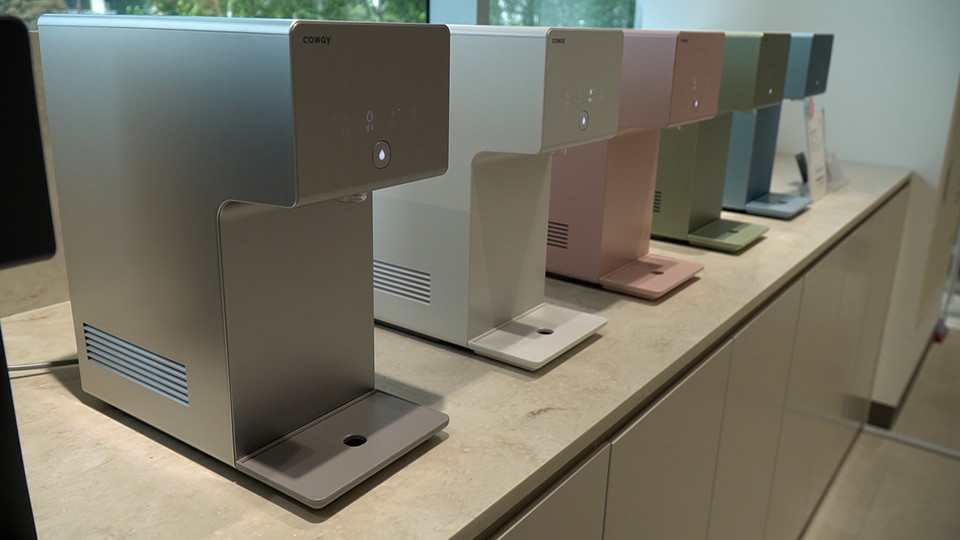 코웨이 갤러리에 전시된 아이콘 정수기의 모습. (사진=신윤철 기자)