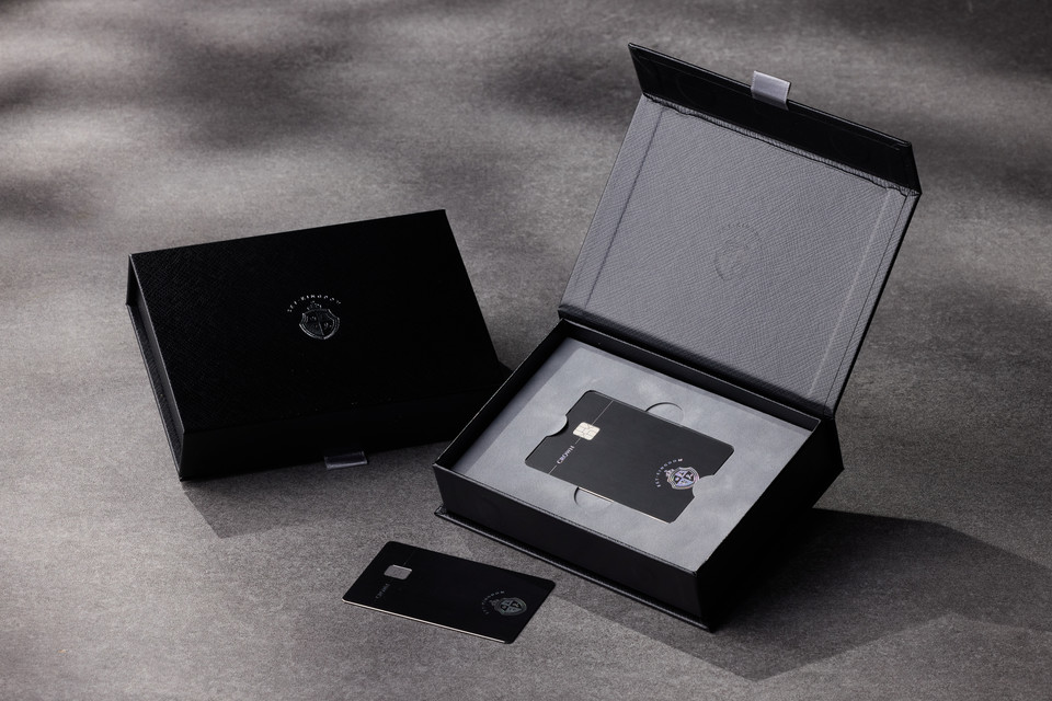 SPC그룹의 IT 및 마케팅 솔루션 계열사 섹타나인이 서부티엔디가 운영하는 서울드래곤시티의 고객 경험 강화를 위한 디지털 통합 멤버십 시스템을 구축했다. 사진은 서울드래곤시티 ‘스카이킹덤 해피페이 카드’ 패키지. (SPC 제공)